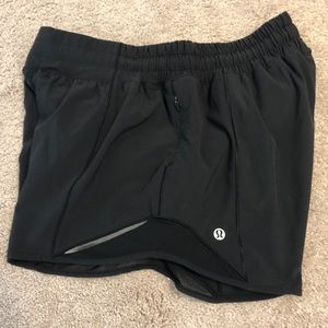 Lululemon Hotty Hot short 4”
